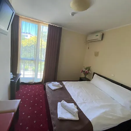 Felix Hotel 3*